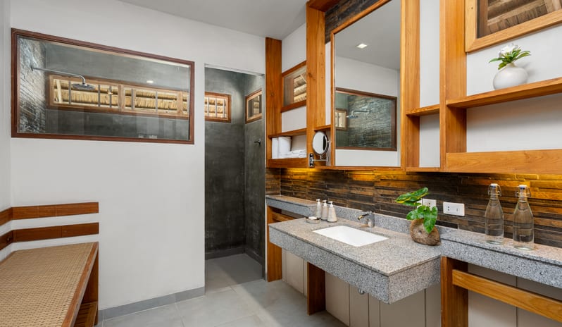 SAii PhiPhi Island Village Deluxe Garden Bungalow Bathroom